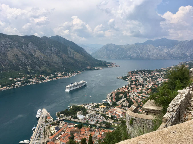 Vue sur la baie de Kotor