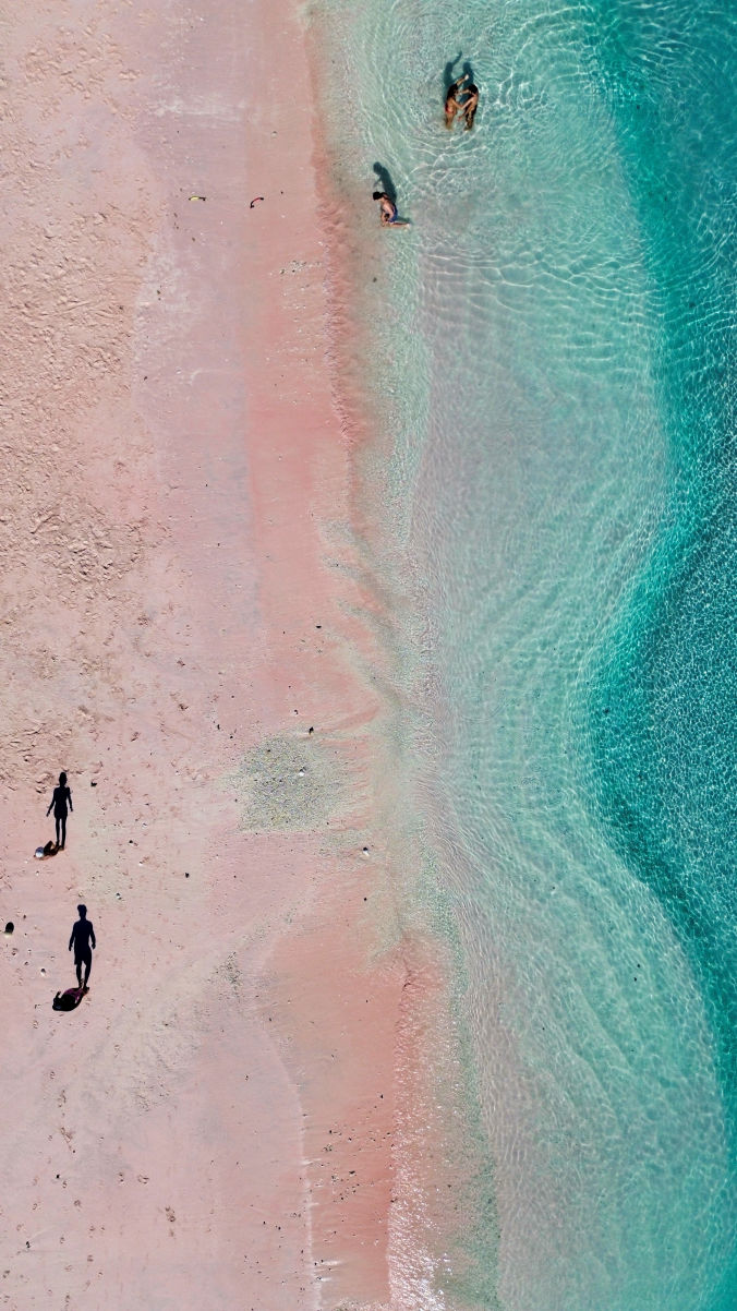 L'incroyable plage rose de Pink Beach