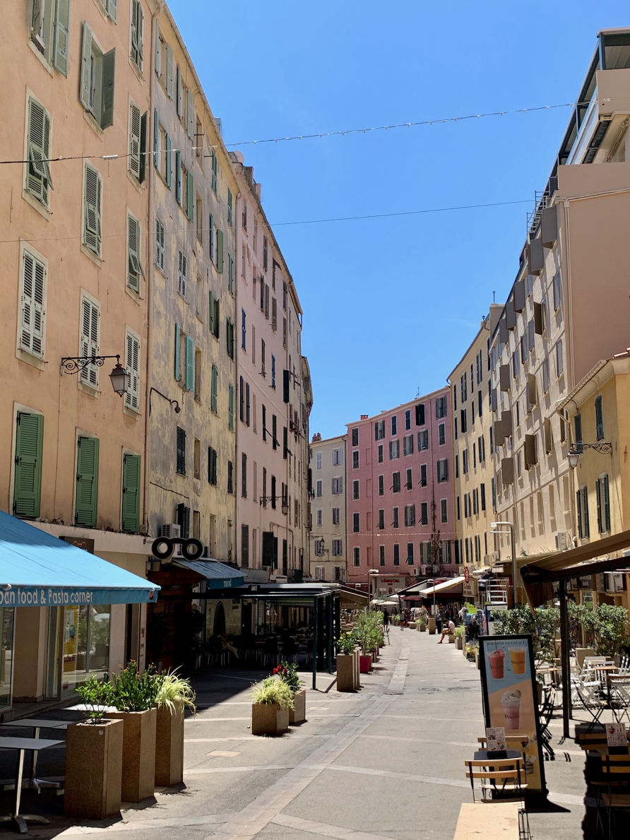 La rue du Cardinal Fesch à Ajaccio