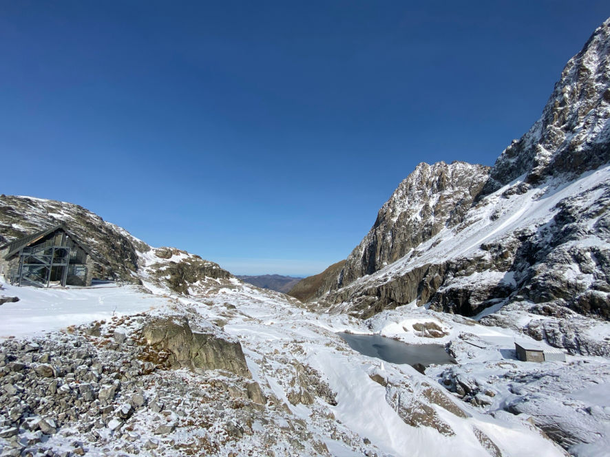 Le refuge du lac du Portillon