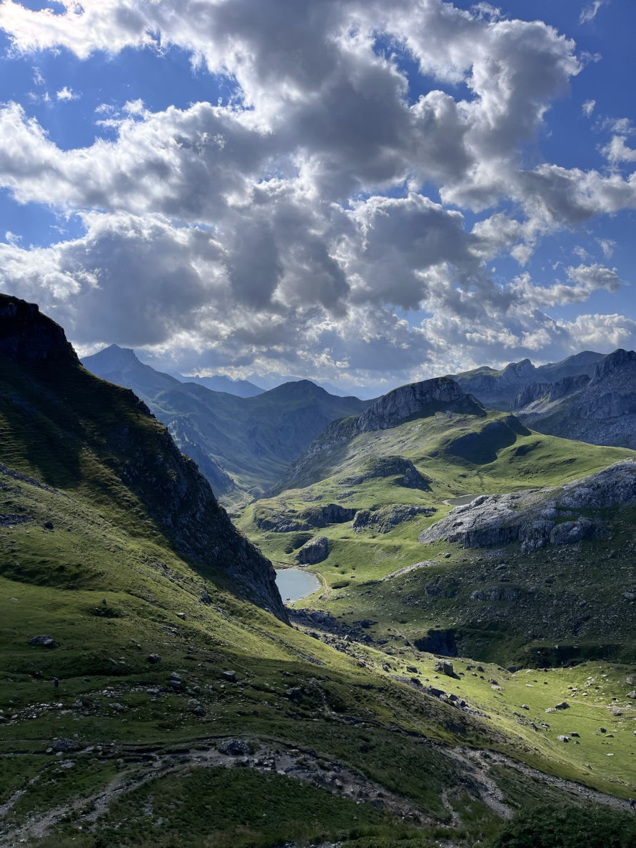 Descente vers le lac Castérau