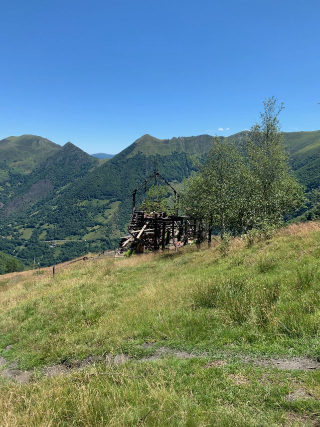 Arrivée à l'ancien site minier après la forêt