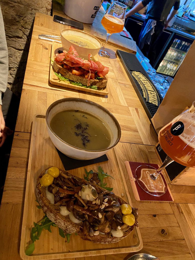 Repas au restaurant De Republiek