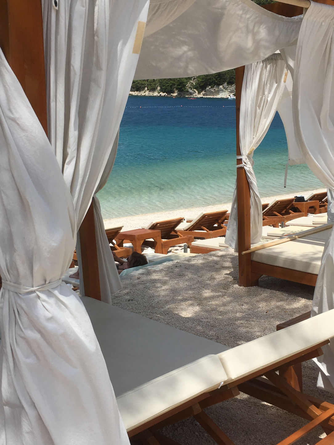 La belle plage Kasjuni à Split