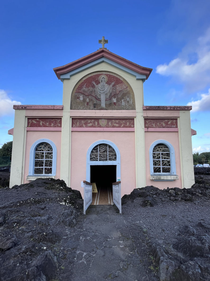 Notre Dame des Laves à Sainte-Rose