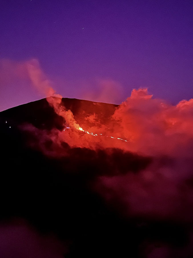 L'éruption volcanique de nuit