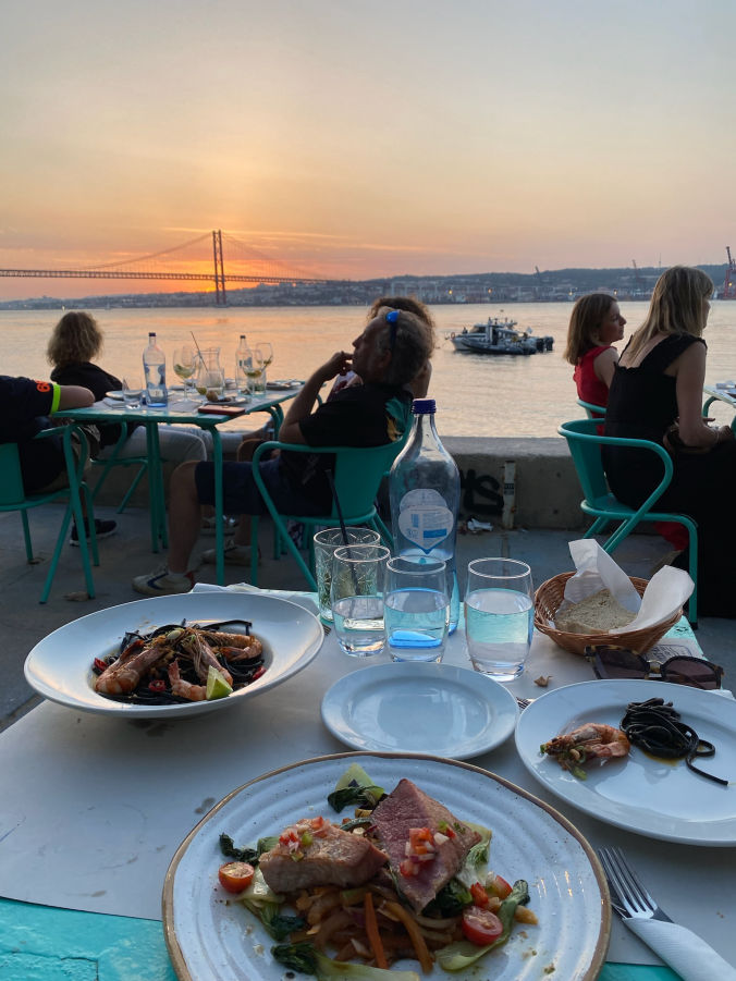 Les bons plats face au Tage chez Atira-te ao Rio