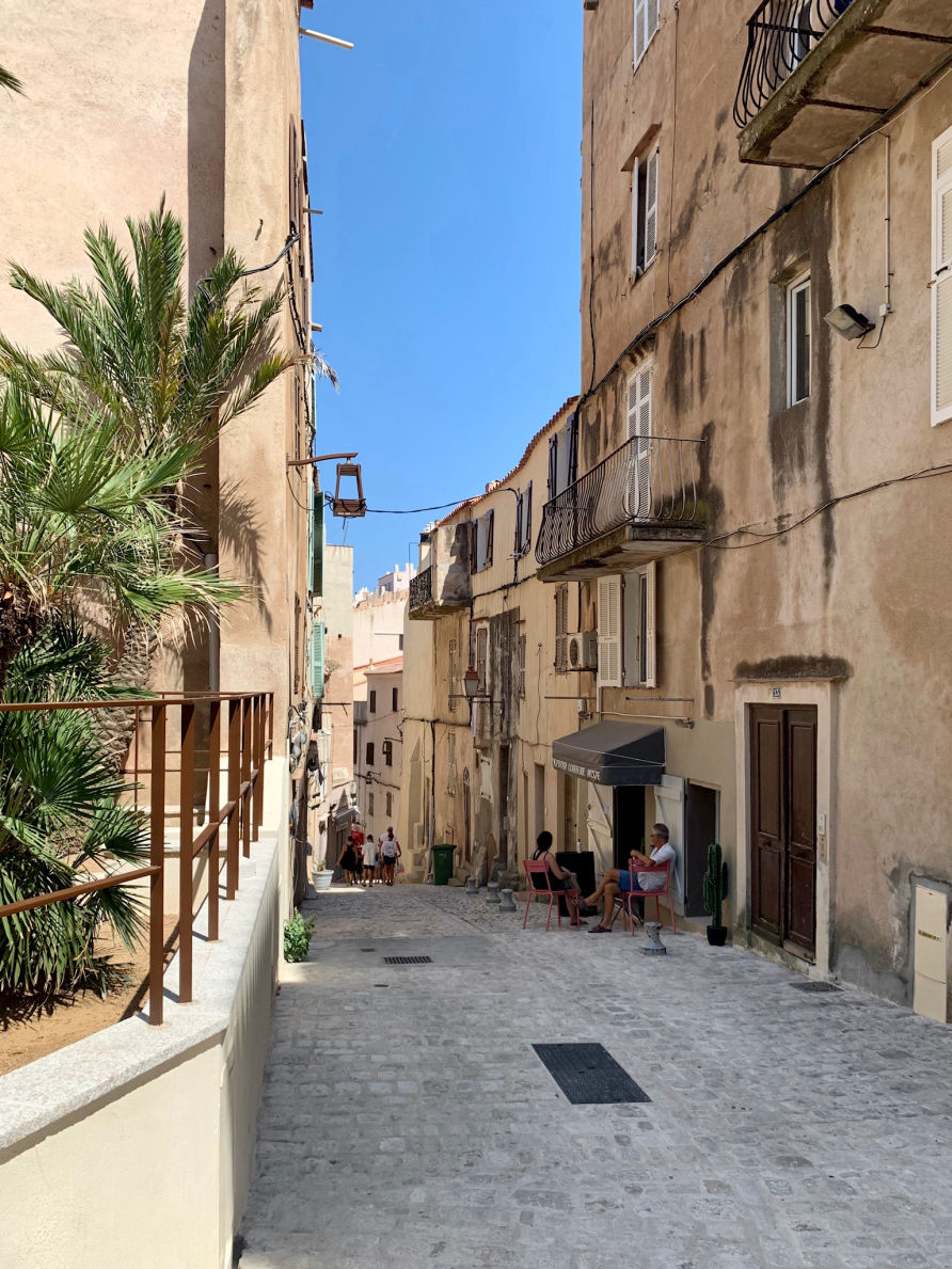 Le charme des rues de Bonifacio