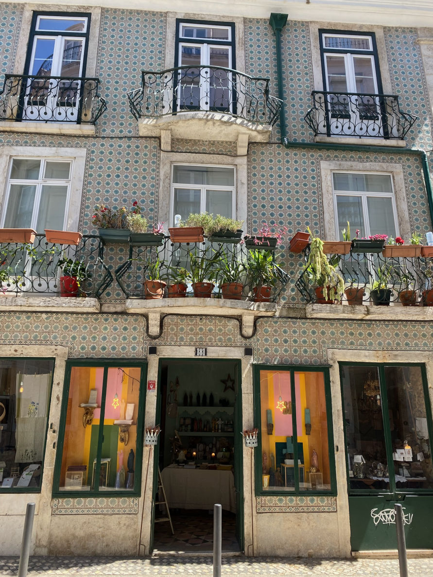 Les façons recouvertes des azulejos, des carreaux de faïence décorés