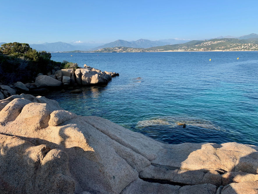 La plage Isolella à Porticcio
