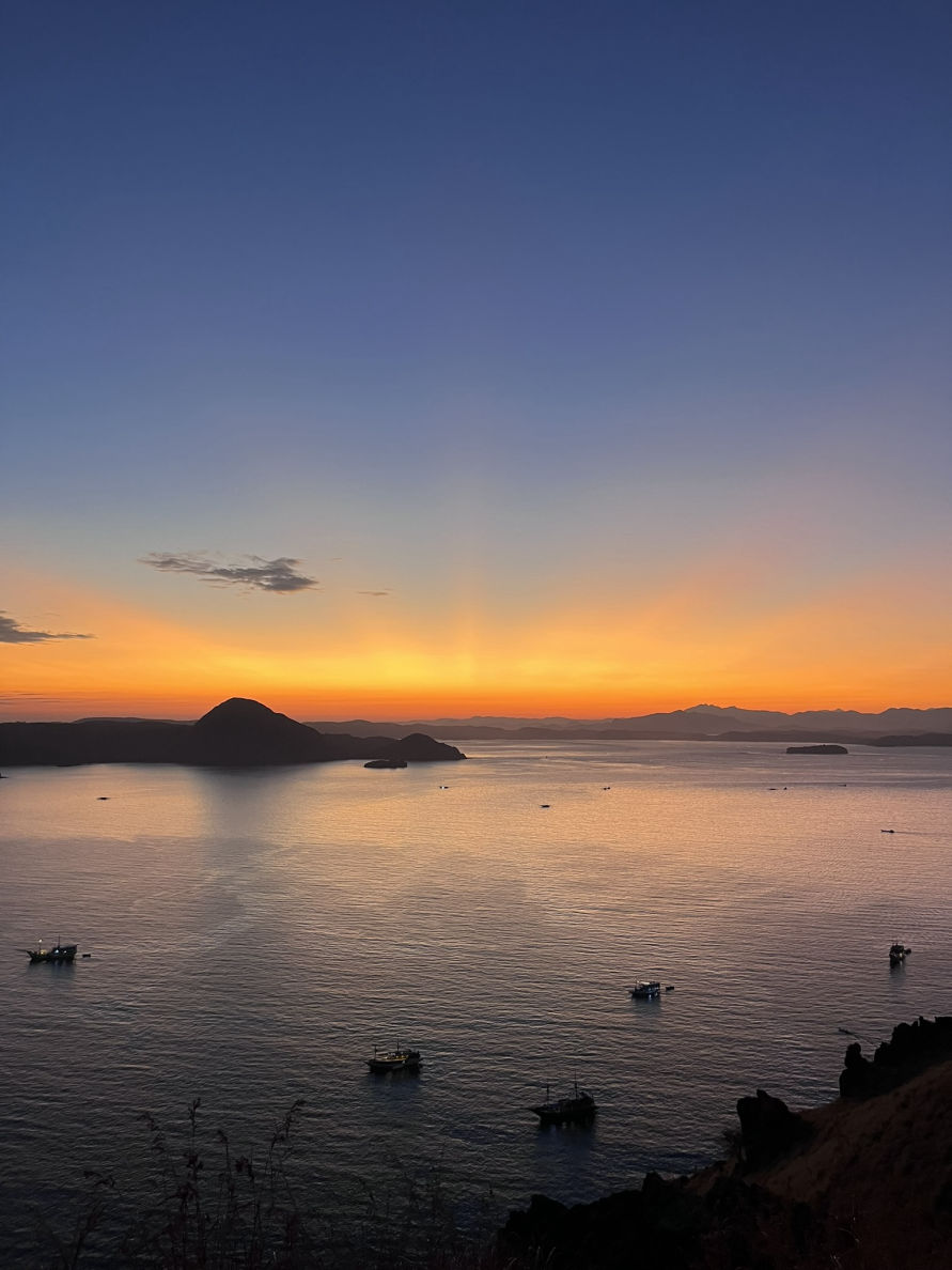 Lever de soleil sur l'île de Padar