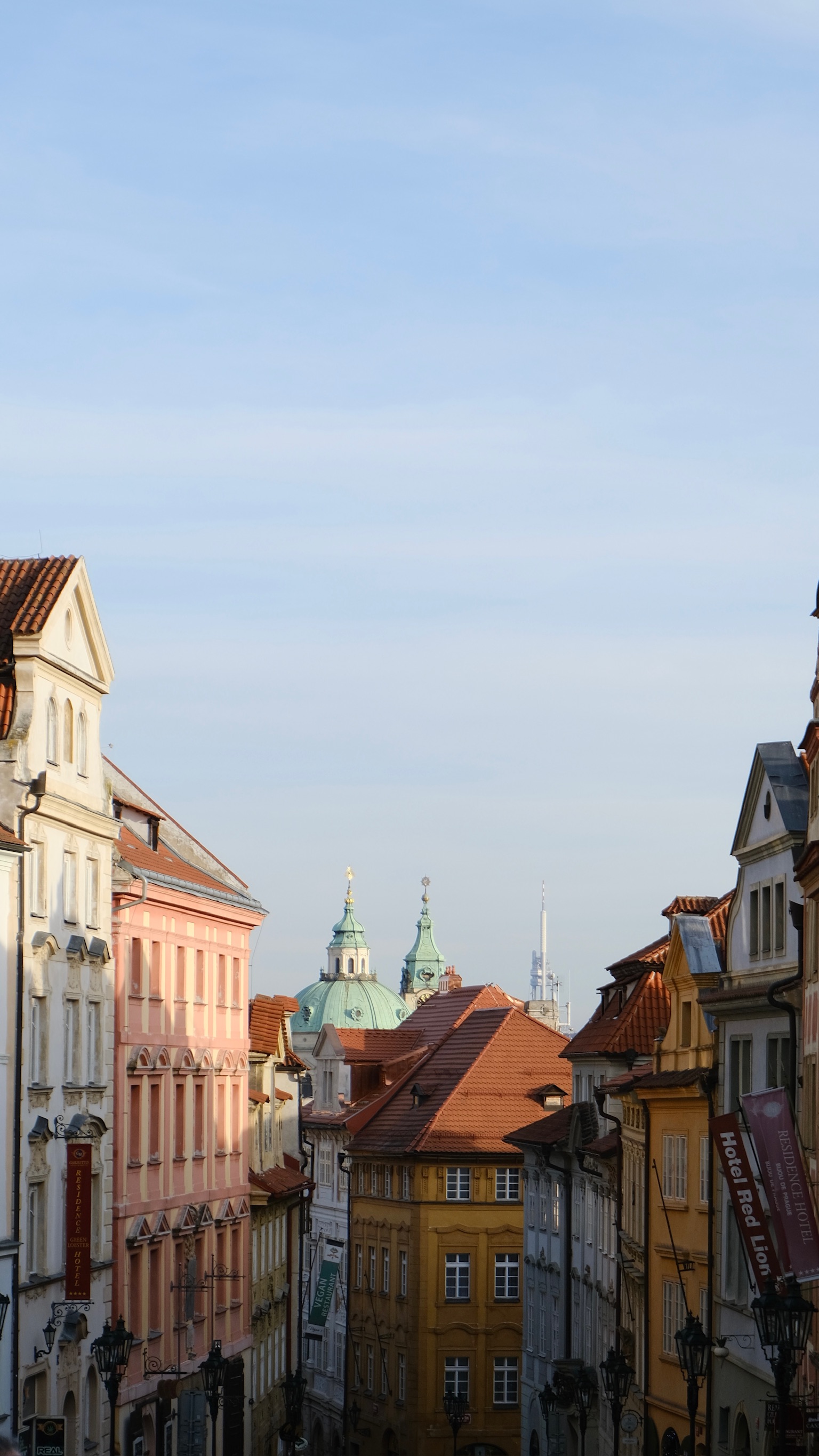 Les jolies rues colorées du quartier de Malá Strana
