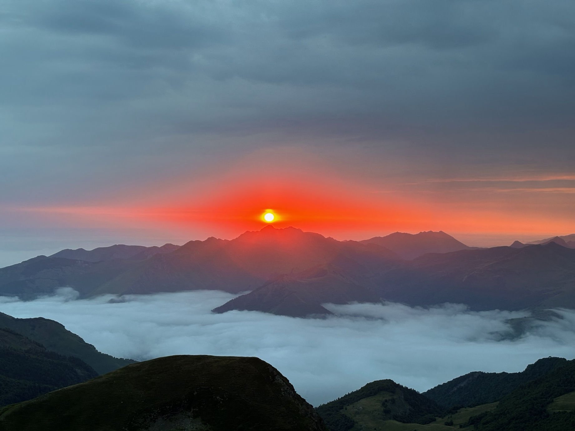 Lever de soleil depuis le montagnon d'Iseye