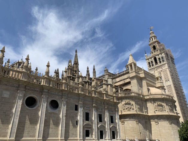 La Cathédrale Notre-Dame du Siège et la Giralda