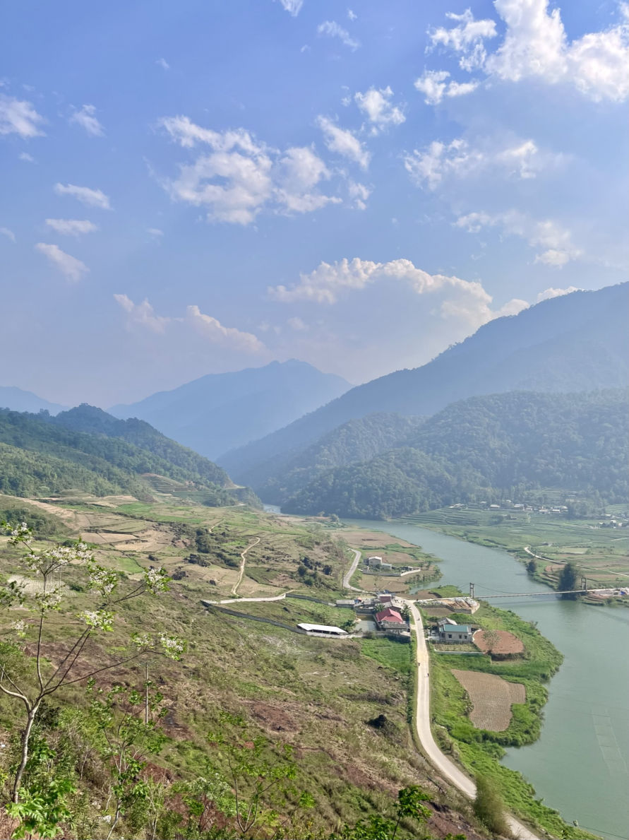 Les premiers paysages sur la Ha Giang Loop