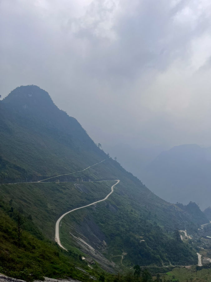 Les paysages brumeux sur la Ha Giang Loop