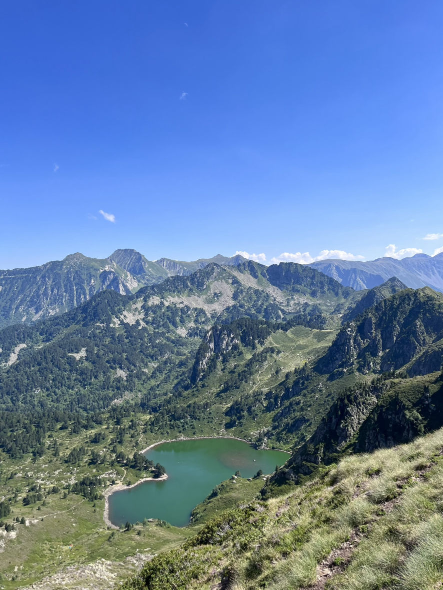 Point de vue sur l'étang bleu