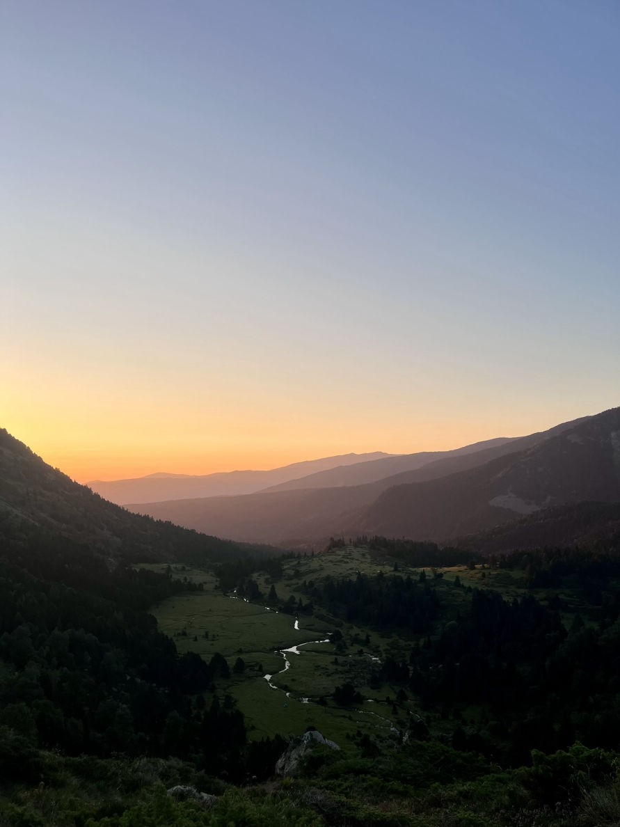 Lever de soleil sur la vallée