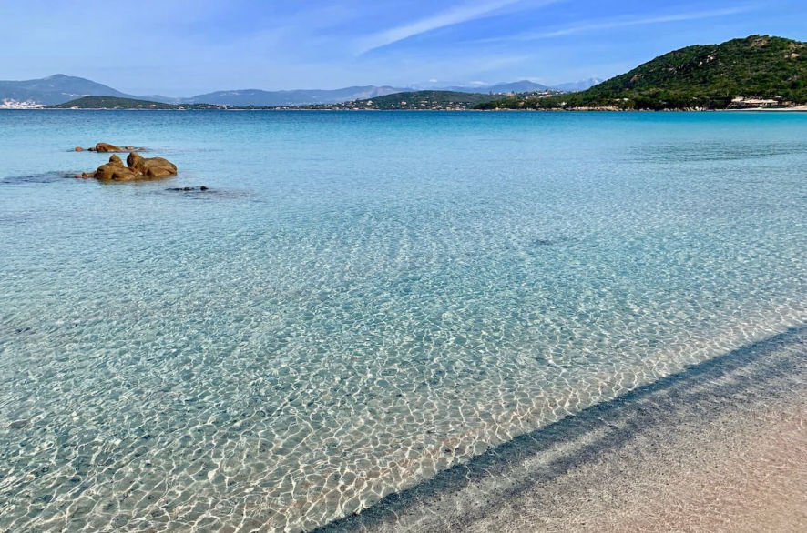 La plage d'Argent ou Mare e Sole à Ajaccio 