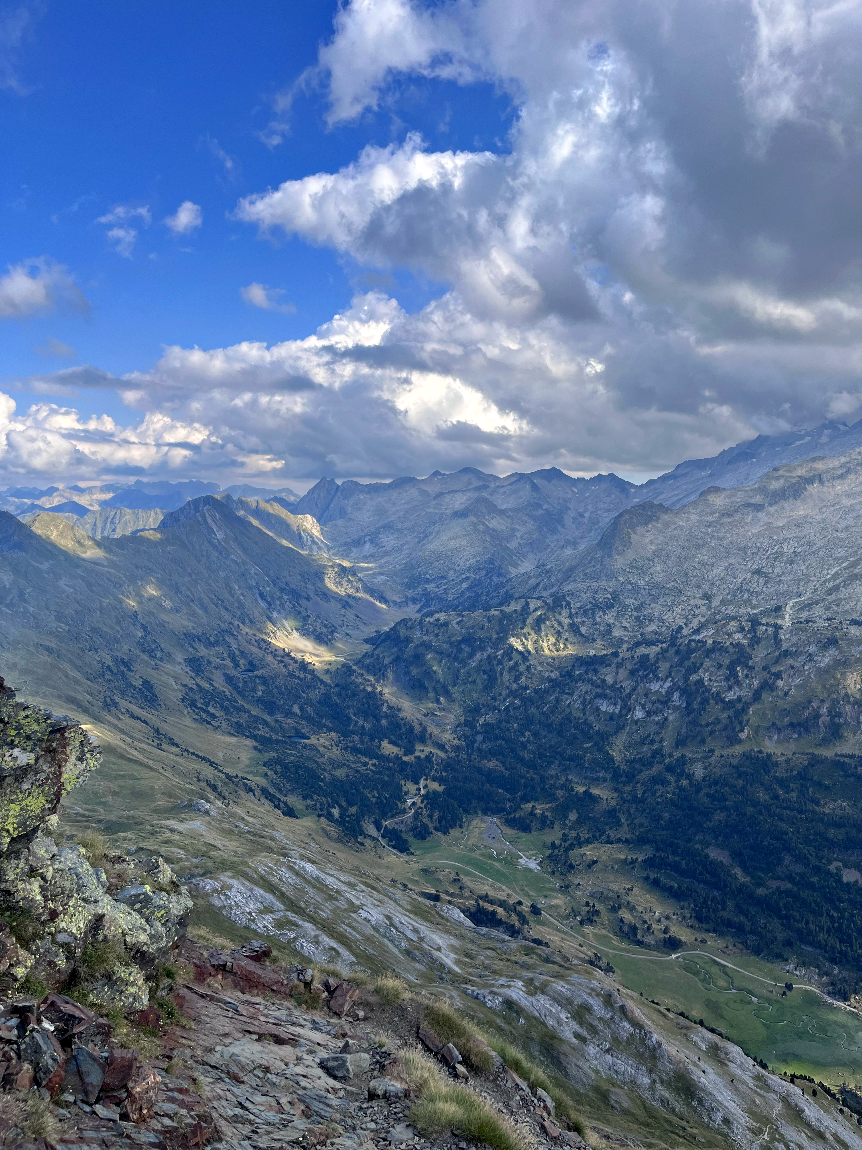 Points de vue sur le glacier de la Madaleta et l'Aneto, le plus haut sommet des Pyrénées