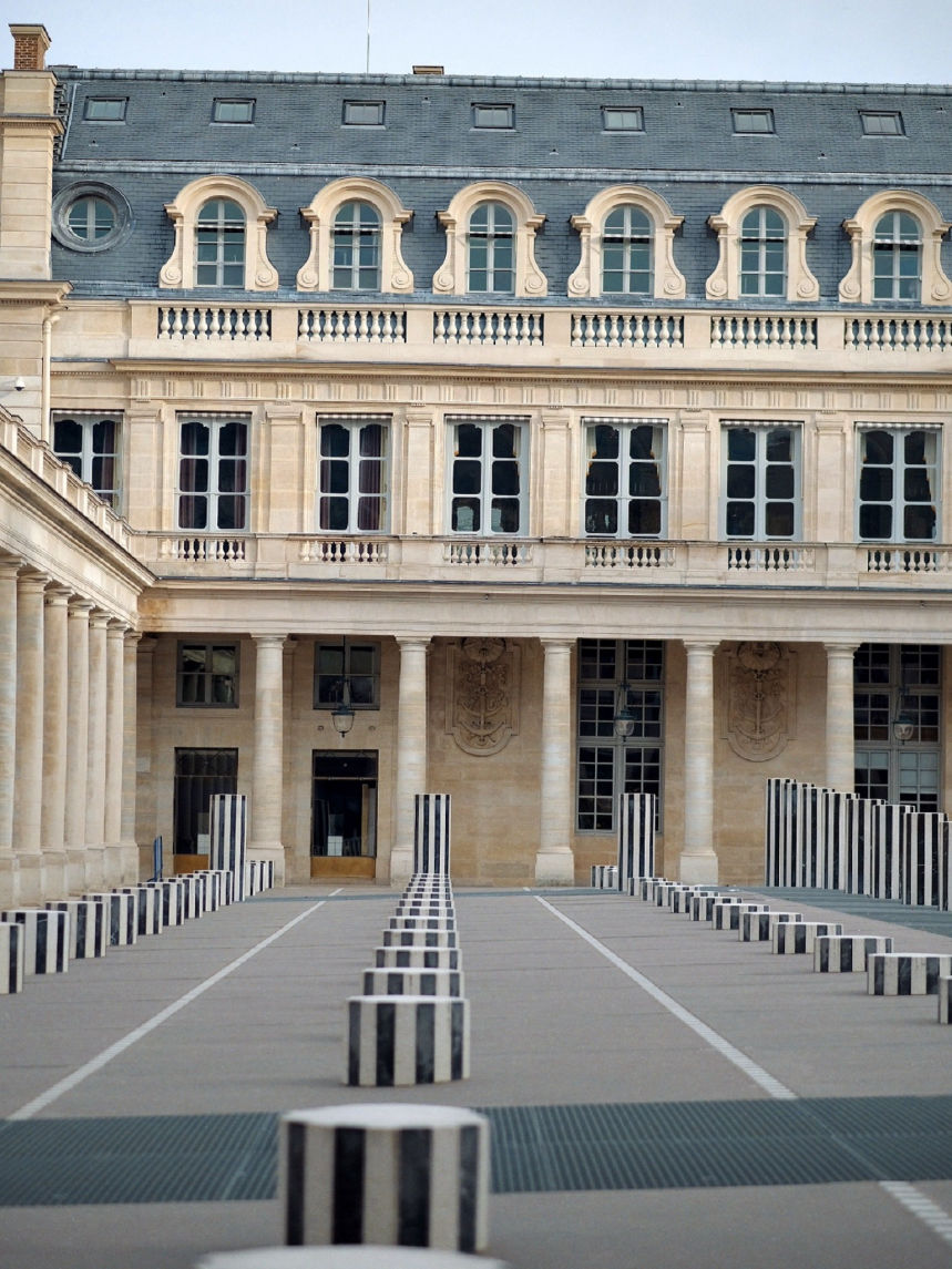 Le Palais Royal et les colonnes de Buren