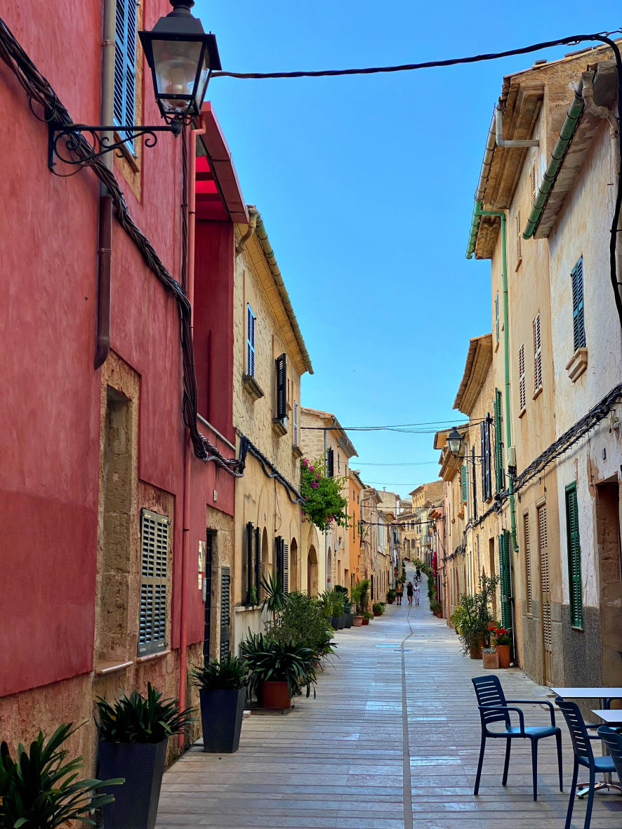 Les ruelles colorées d'Alcúdia